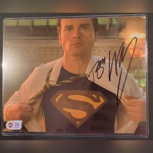 Tom Welling signed Smallville 8x10 photo. Comes with SWAU Authentication.